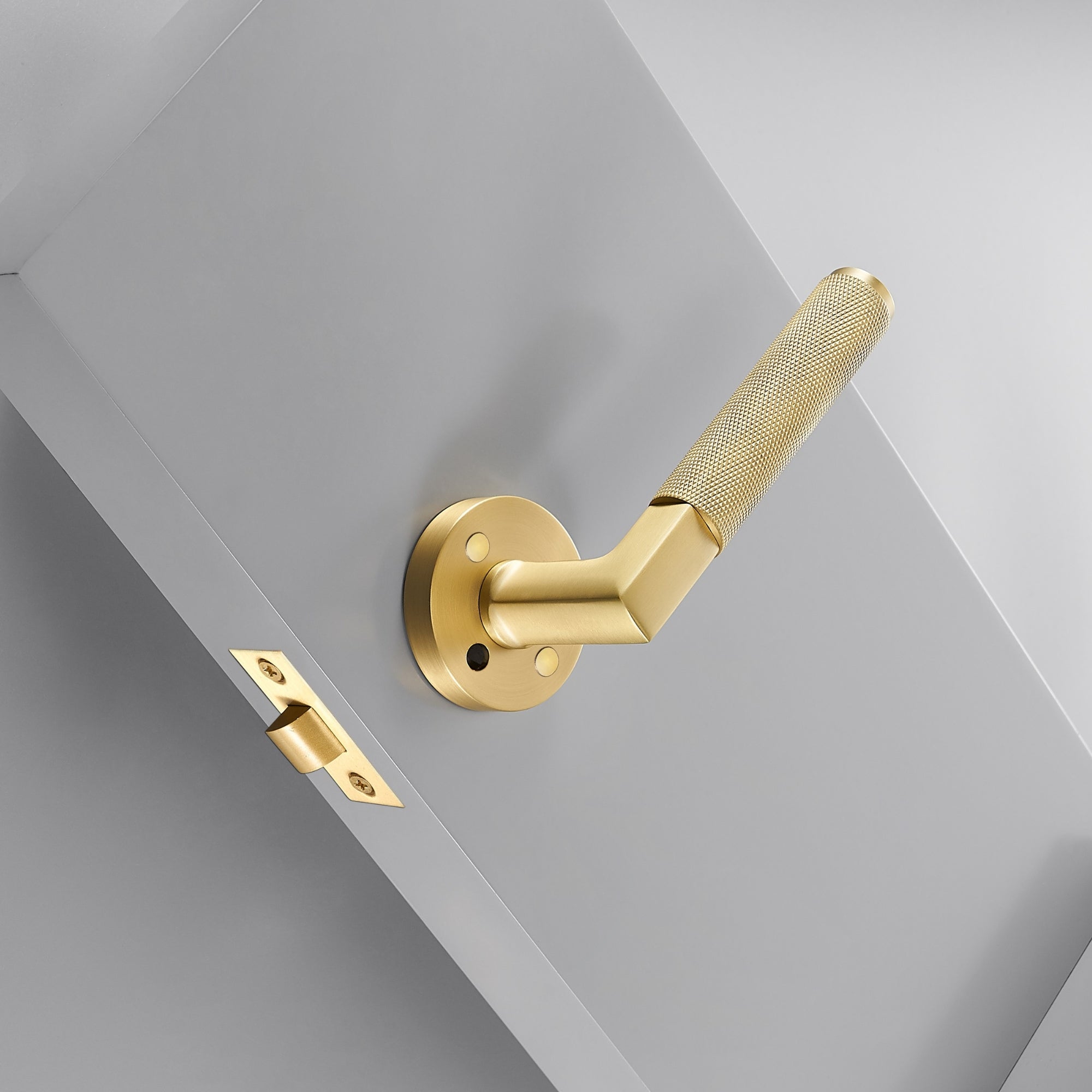 Door handle 308A-243 | Knurled | Brass