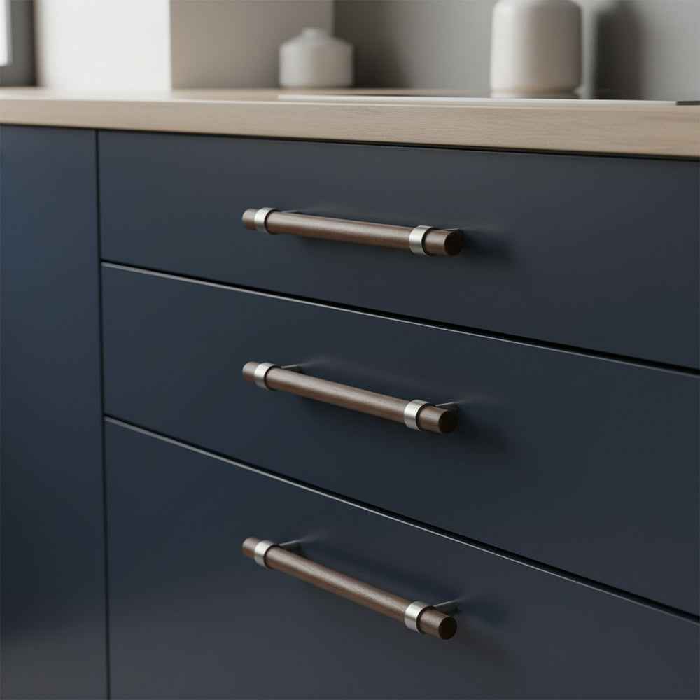Handle CH025W | Walnut + Nickel